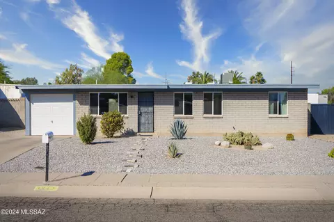 3842 S Grand Palm Dr, Tucson, AZ 85730