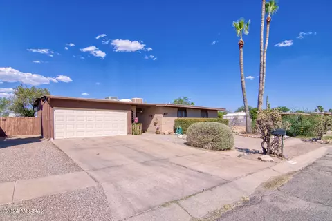 9201 E 8th St, Tucson, AZ 85710