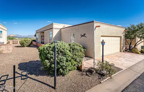 500 W Parkwood Ct, Green Valley, AZ 85614
