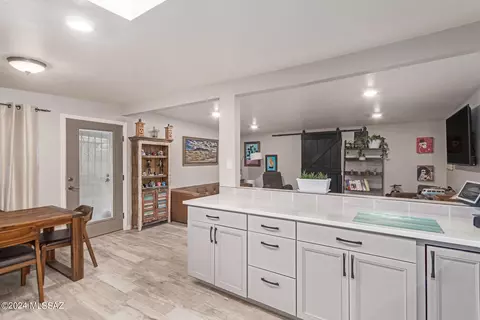 7934 E 20th Pl, Tucson, AZ 85710 photo 9