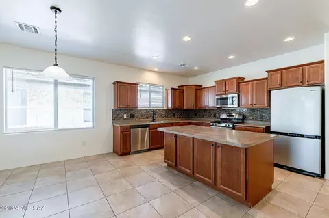 Kitchen - 12288 E Calle Riobamba, Vail, AZ 85641 photo 1 of 3