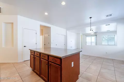 Kitchen - 12288 E Calle Riobamba, Vail, AZ 85641 photo 3 of 3