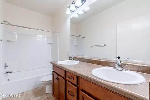 Bath - 12288 E Calle Riobamba, Vail, AZ 85641 photo 3 of 4