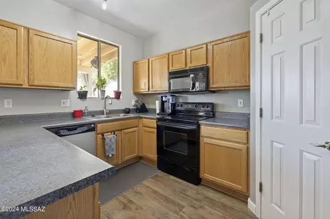 Kitchen - 7648 S Lions Spring Way, Tucson, AZ 85747 photo 2 of 3