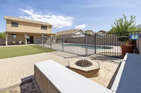 Exterior - 7648 S Lions Spring Way, Tucson, AZ 85747 photo 5 of 9