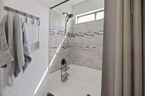 Bath - 7648 S Lions Spring Way, Tucson, AZ 85747 photo 3 of 4
