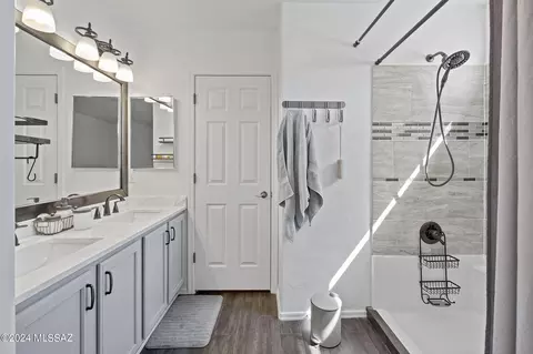 Bath - 7648 S Lions Spring Way, Tucson, AZ 85747 photo 1 of 4