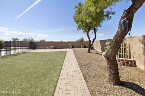 Exterior - 7648 S Lions Spring Way, Tucson, AZ 85747 photo 3 of 9