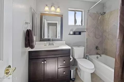 Bath - 7648 S Lions Spring Way, Tucson, AZ 85747 photo 4 of 4