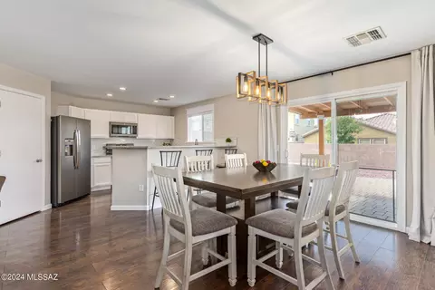 Dining - 17084 S Mesa Shadows Dr, Vail, AZ 85641 photo 2 of 2