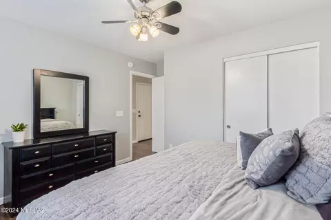Bedroom - 17084 S Mesa Shadows Dr, Vail, AZ 85641 photo 5 of 7