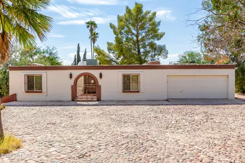 711 W Cresta Loma Dr, Tucson, AZ 85704