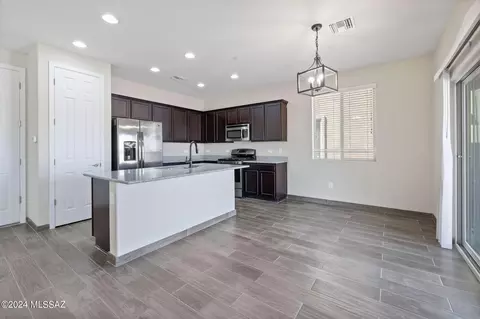 Kitchen - 7971 S Dolphin Way, Tucson, AZ 85756 photo 1 of 3