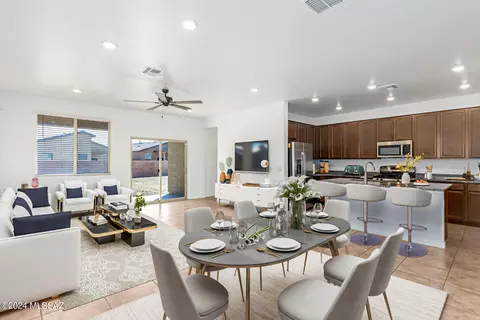 7869 S Sugarbend Dr, Tucson, AZ 85757