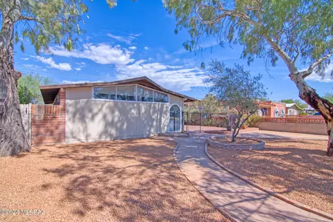 Exterior - 3533 E 27th St, Tucson, AZ 85713 photo 6 of 22
