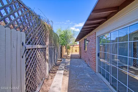 Exterior - 3533 E 27th St, Tucson, AZ 85713 photo 19 of 22