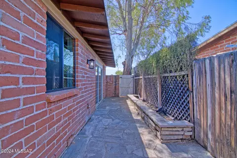 Exterior - 3533 E 27th St, Tucson, AZ 85713 photo 16 of 22