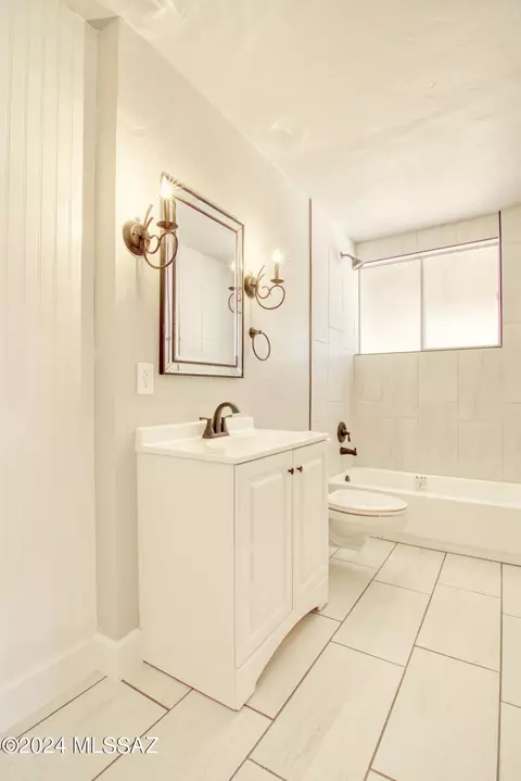 Bath - 3533 E 27th St, Tucson, AZ 85713 photo 1 of 6