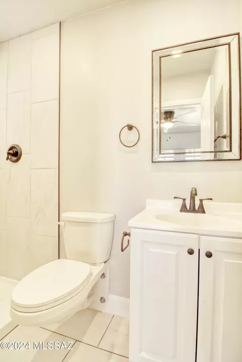 Bath - 3533 E 27th St, Tucson, AZ 85713 photo 4 of 6