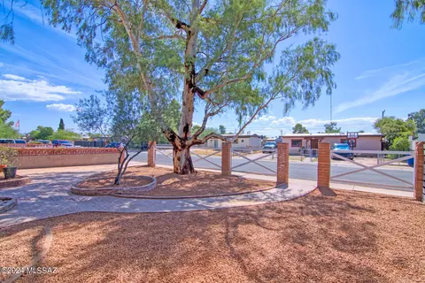 Exterior - 3533 E 27th St, Tucson, AZ 85713 photo 3 of 22