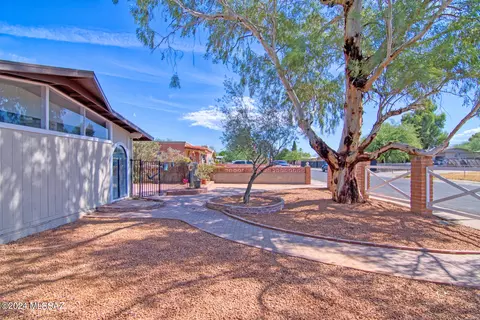 Exterior - 3533 E 27th St, Tucson, AZ 85713 photo 4 of 22