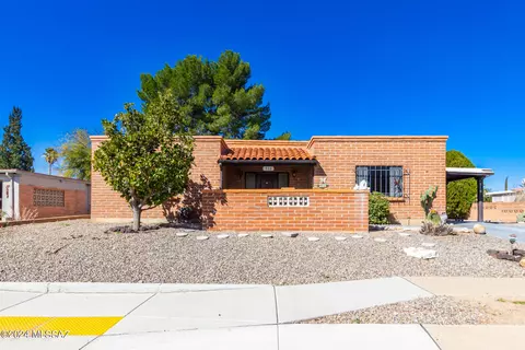 718 S La Bellota, Green Valley, AZ 85614