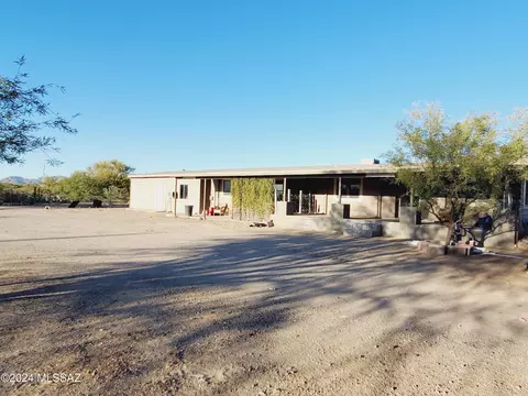 7970 W Bopp Rd, Tucson, AZ 85735