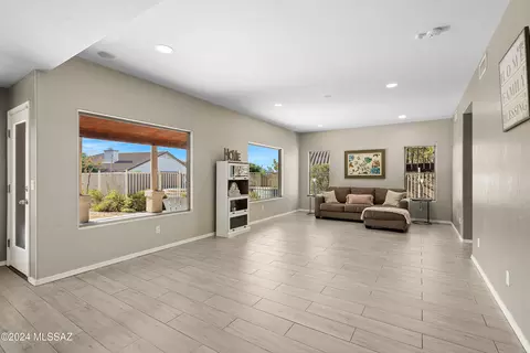 Living - 60852 Rock Ledge Loop, Tucson, AZ 85739 photo 2 of 3