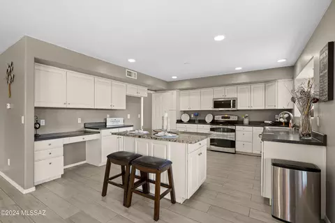 Kitchen - 60852 Rock Ledge Loop, Tucson, AZ 85739 photo 1 of 3