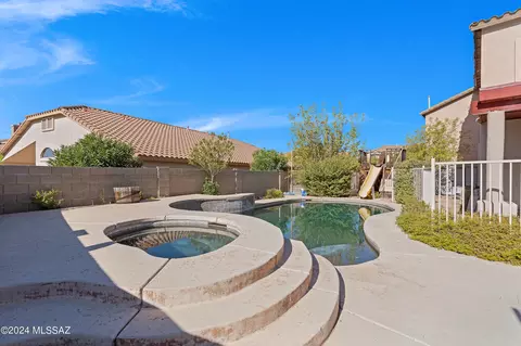 Exterior - 60852 Rock Ledge Loop, Tucson, AZ 85739 photo 7 of 10