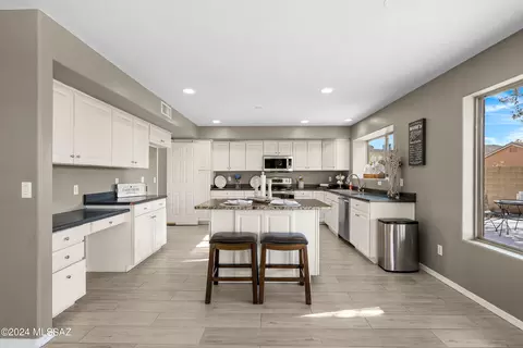 Kitchen - 60852 Rock Ledge Loop, Tucson, AZ 85739 photo 2 of 3