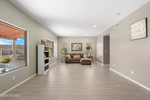 Living - 60852 Rock Ledge Loop, Tucson, AZ 85739 photo 1 of 3
