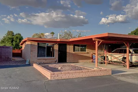 3329 E Navajo Pl, Tucson, AZ 85716
