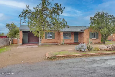 2212 E Grant Rd, Tucson, AZ 85719