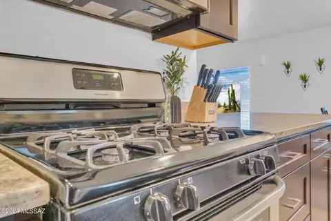 Kitchen - 2212 E Grant Rd, Tucson, AZ 85719 photo 4 of 4