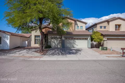 10533 E Oakbrook St, Tucson, AZ 85747
