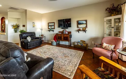 Living - 17557 S Garden Sage Loop, Vail, AZ 85641 photo 1 of 2