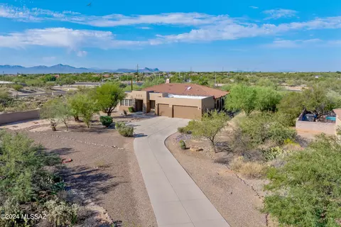 12009 N Washbed Dr, Oro Valley, AZ 85755