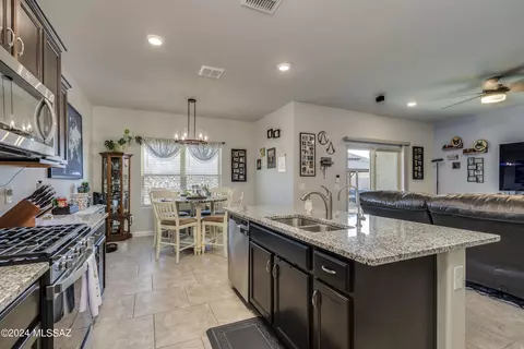 445 W Grantham St, Vail, AZ 85641 photo 22