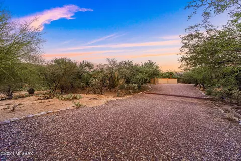 9662 E Hickory Tree Pl, Tucson, AZ 85749 photo 3