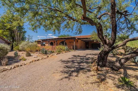 648 S Fremont Cir, Green Valley, AZ 85614