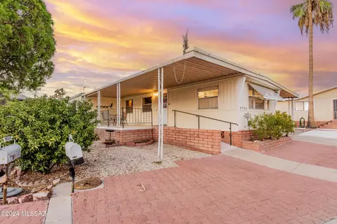 5706 W Box R St, Tucson, AZ 85713