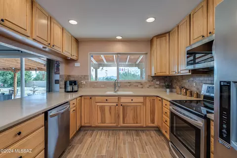 413 Hopkins St, Rio Rico, AZ 85648