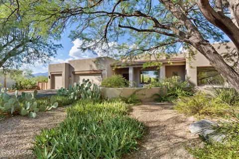 2496 N Barnwall Ct, Tucson, AZ 85749