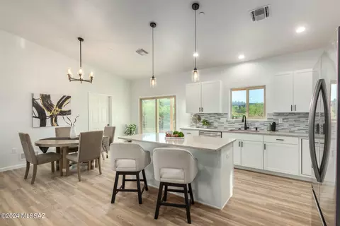 Kitchen - 63842 E Via De Desconso, Tucson, AZ 85739 photo 1 of 4