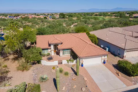 2425 E Glen Canyon Rd, Green Valley, AZ 85614