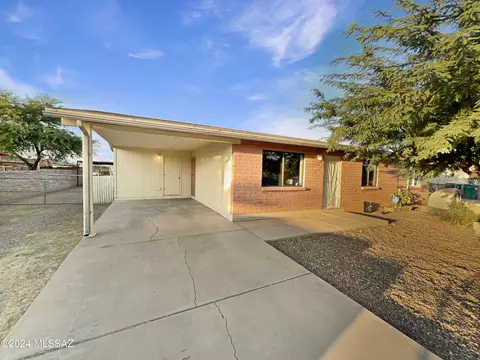 7448 W Calle Sevilla, Tucson, AZ 85757