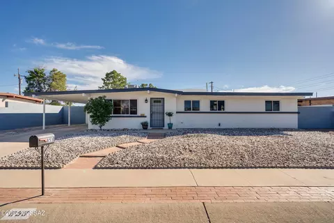 853 W Wheatridge Dr, Tucson, AZ 85704