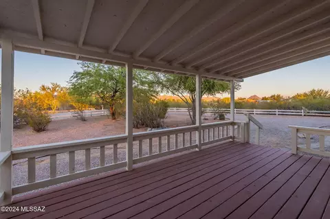 12101 W Ranchito Verde, Tucson, AZ 85743