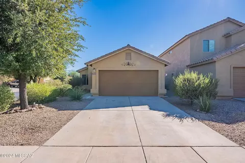 635 W Emerald Key Dr, Green Valley, AZ 85614